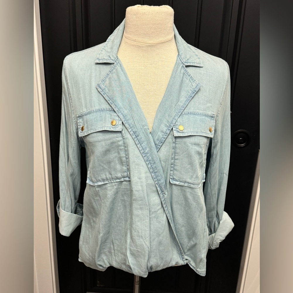Michael Kors Light Wash Chambray Denim Shirt Top Size Medium